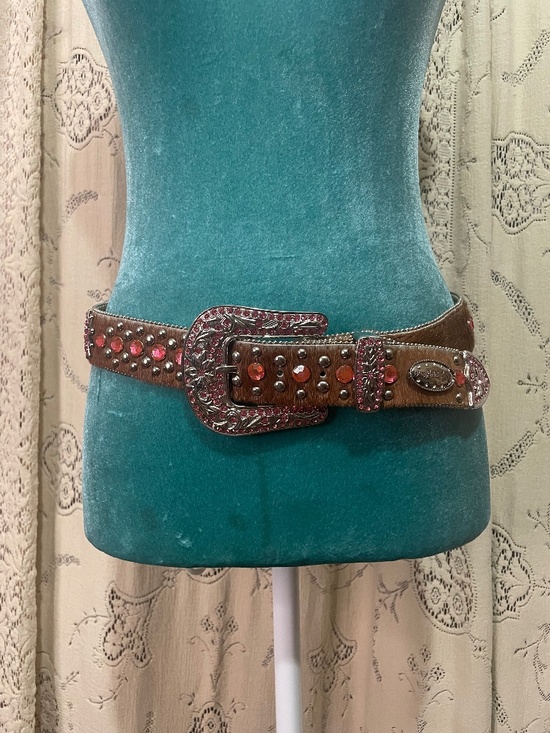 WB Atlas: Western-style belt featuring brown hair-on leather and pink crystals main image 8